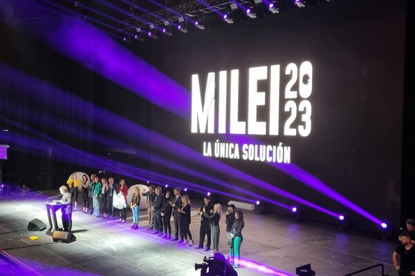 Acto de cierre de campaña de Javier Milei en Argentina - Sputnik Mundo