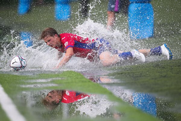 La obra Lucha hasta la última gota, del fotógrafo ruso Edgar Breschánov, ganadora en la categoría Deportes, fotografía individual. - Sputnik Mundo