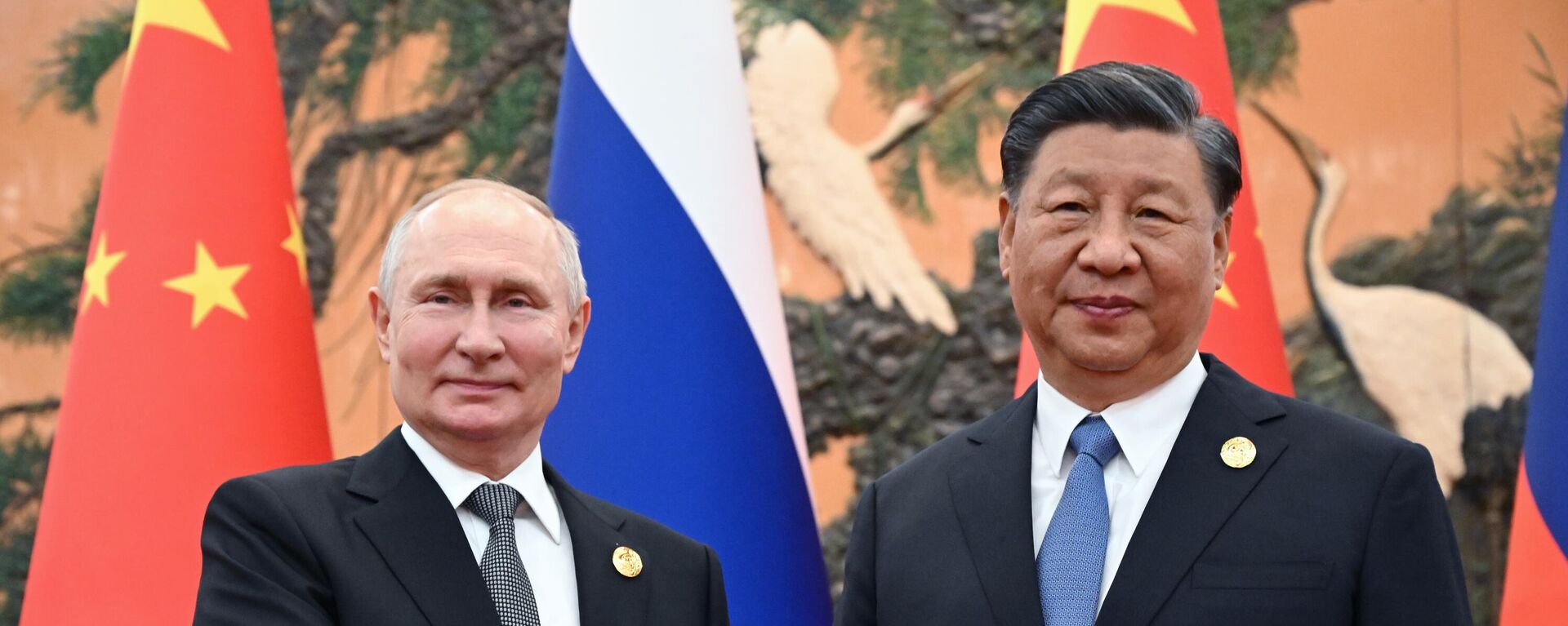 El presidente de Rusia, Vladímir Putin, y su homólogo chino, Xi Jinping, el 18 de octubre, 2023 - Sputnik Mundo, 1920, 06.06.2024