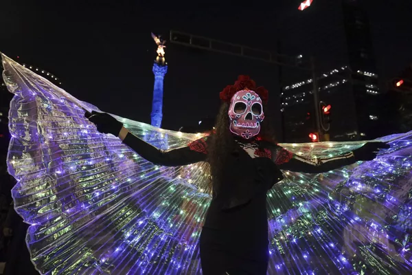 Hoy en día, la imagen de Catrina se ha vuelto icónica. Su rostro se puede encontrar, entre otras cosas, en elementos de moda e incluso en obras de arte culinario y de repostería. Hoy en día, la imagen de Catrina se ha vuelto icónica. Su rostro se puede encontrar, entre otras cosas, en elementos de moda e incluso en obras de arte culinario y de repostería. - Sputnik Mundo