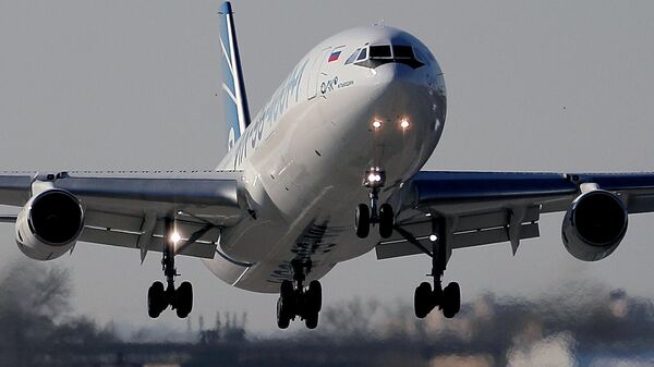 El avión ruso de fuselaje ancho Il-96-400M realiza con éxito su primer vuelo - Sputnik Mundo