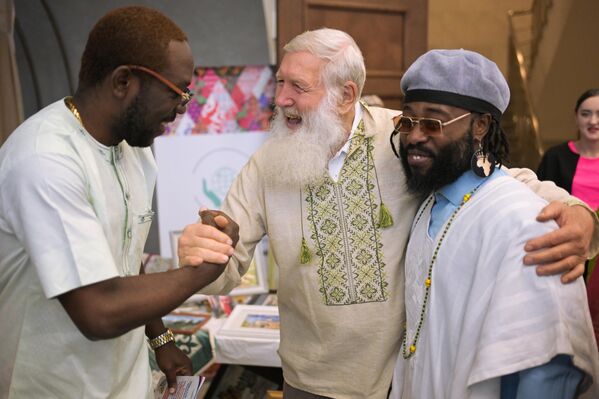 Todos los ciudadanos del país, independientemente de su origen étnico, tienen los mismos derechos y libertad de religión. Esta disposición se refleja en la Constitución. - Sputnik Mundo