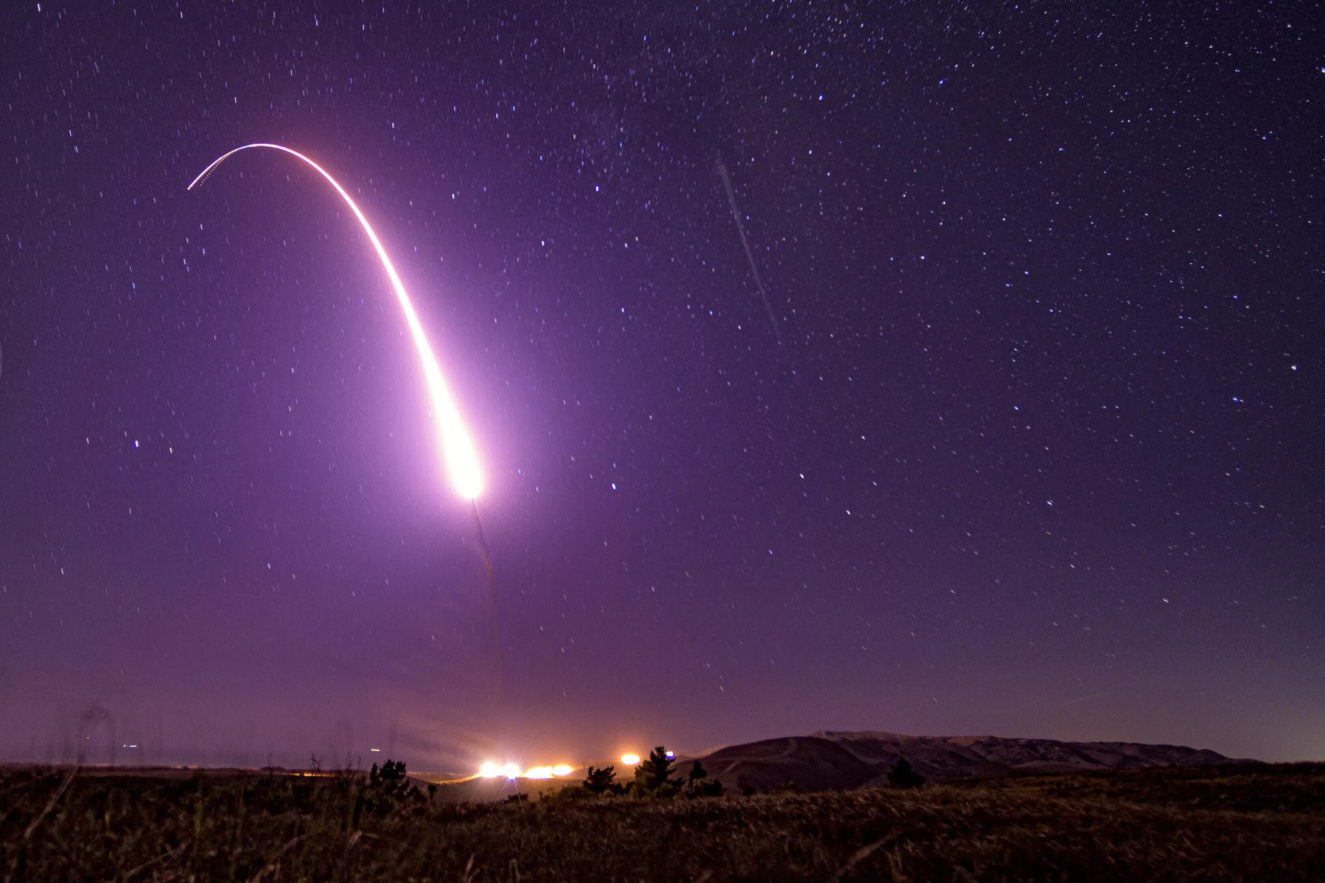 Lanzamiento del misil balístico intercontinental estadounidense Minuteman III Lanzamiento del misil balístico intercontinental estadounidense Minuteman III - Sputnik Mundo, 1920, 08.11.2023