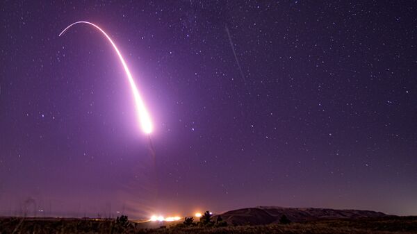 Lanzamiento del misil balístico intercontinental estadounidense Minuteman III - Sputnik Mundo