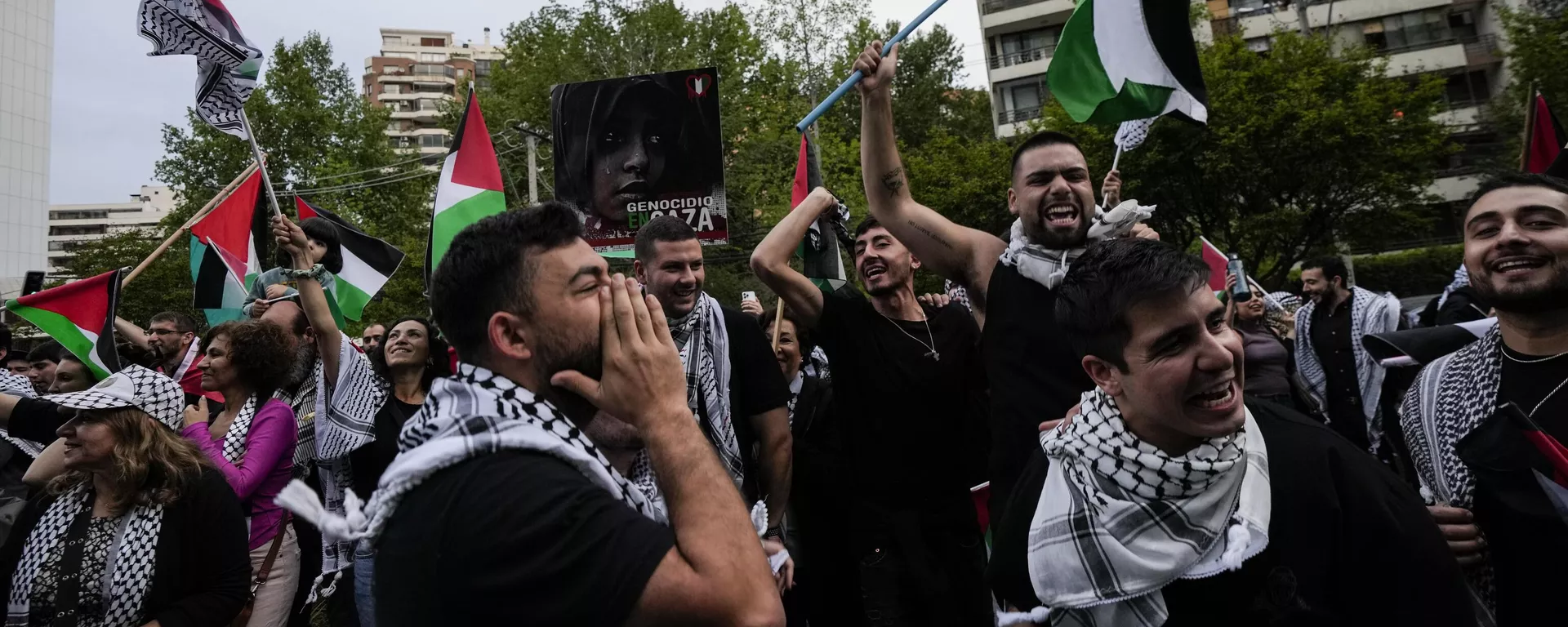 Integrantes de la colectividad palestina en Chile manifestándose contra Israel en octubre de 2023 Integrantes de la colectividad palestina en Chile manifestándose contra Israel en octubre de 2023 - Sputnik Mundo, 1920, 10.11.2023