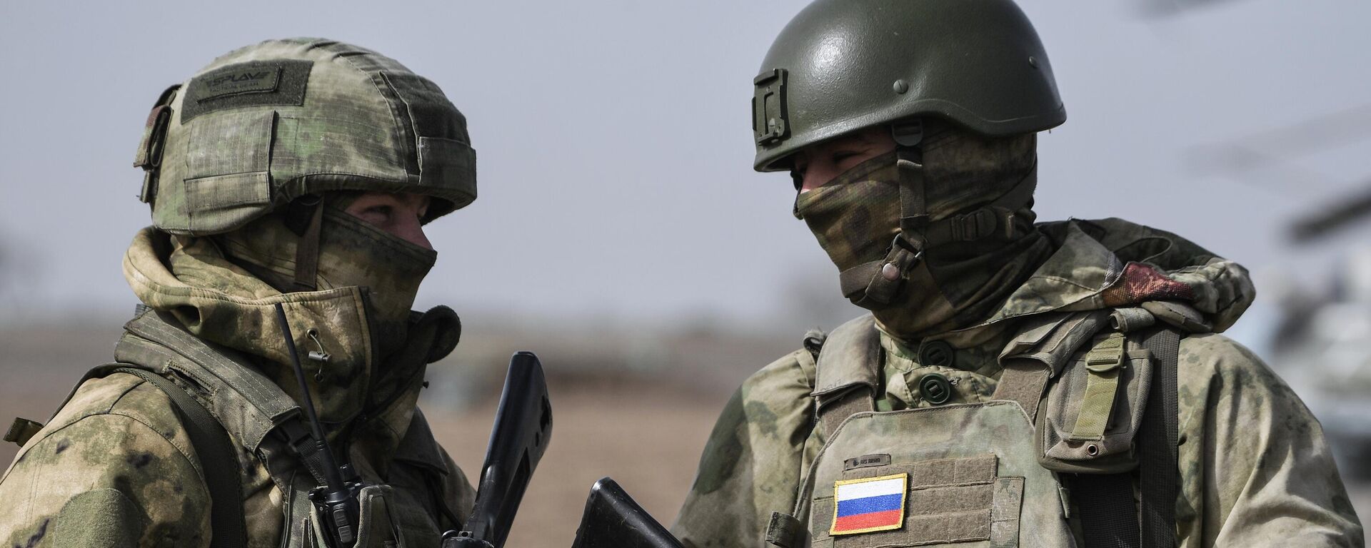 Militares rusos en un aeródromo de la Fuerza Aérea de Rusia en la zona de la operación militar especial en Ucrania - Sputnik Mundo, 1920, 04.01.2024
