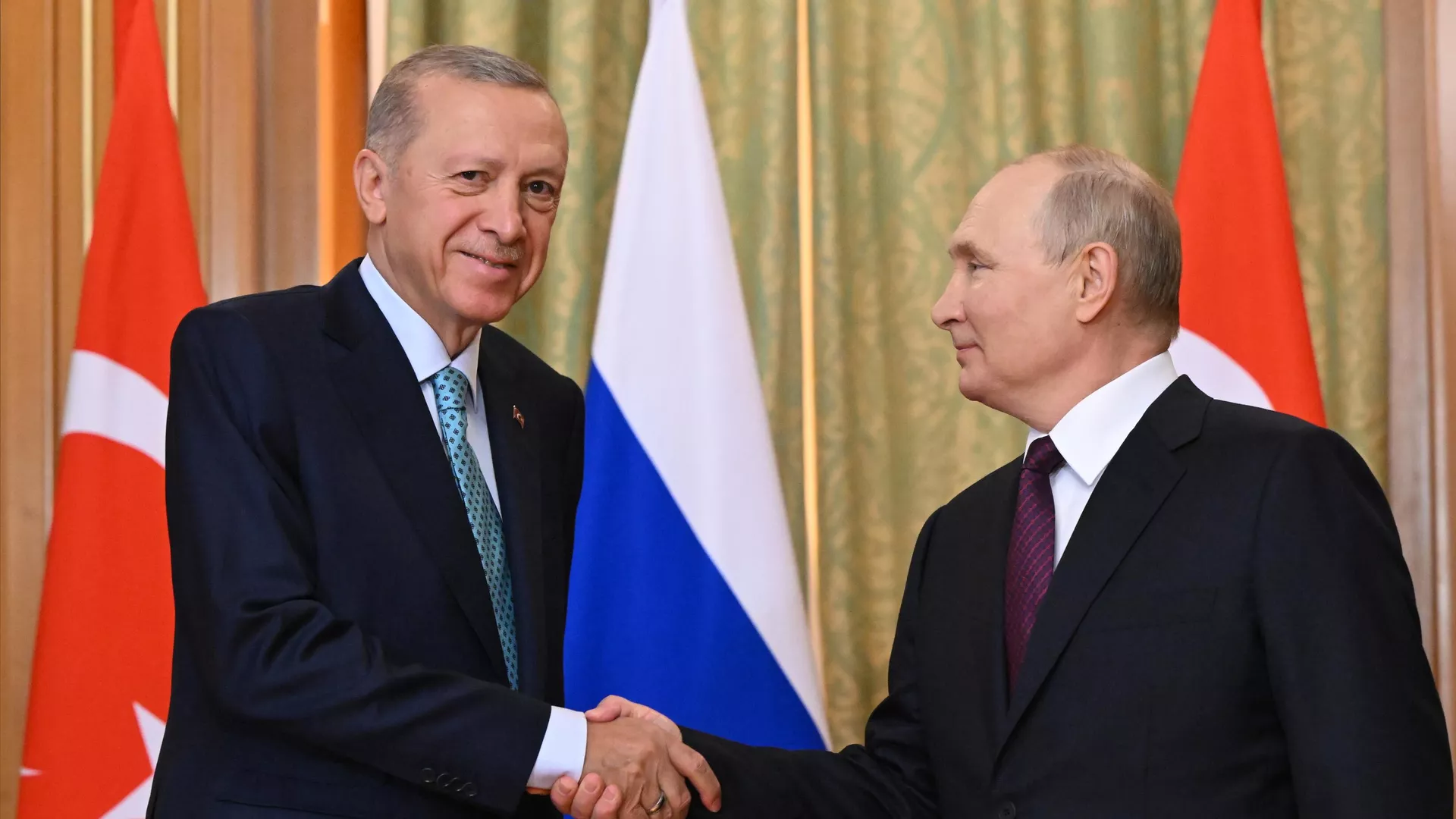 El presidente de Turquía, Recep Tayyip Erdogan, y el presidente de Rusia, Vladímir Putin El presidente de Turquía, Recep Tayyip Erdogan, y el presidente de Rusia, Vladímir Putin - Sputnik Mundo, 1920, 11.11.2023