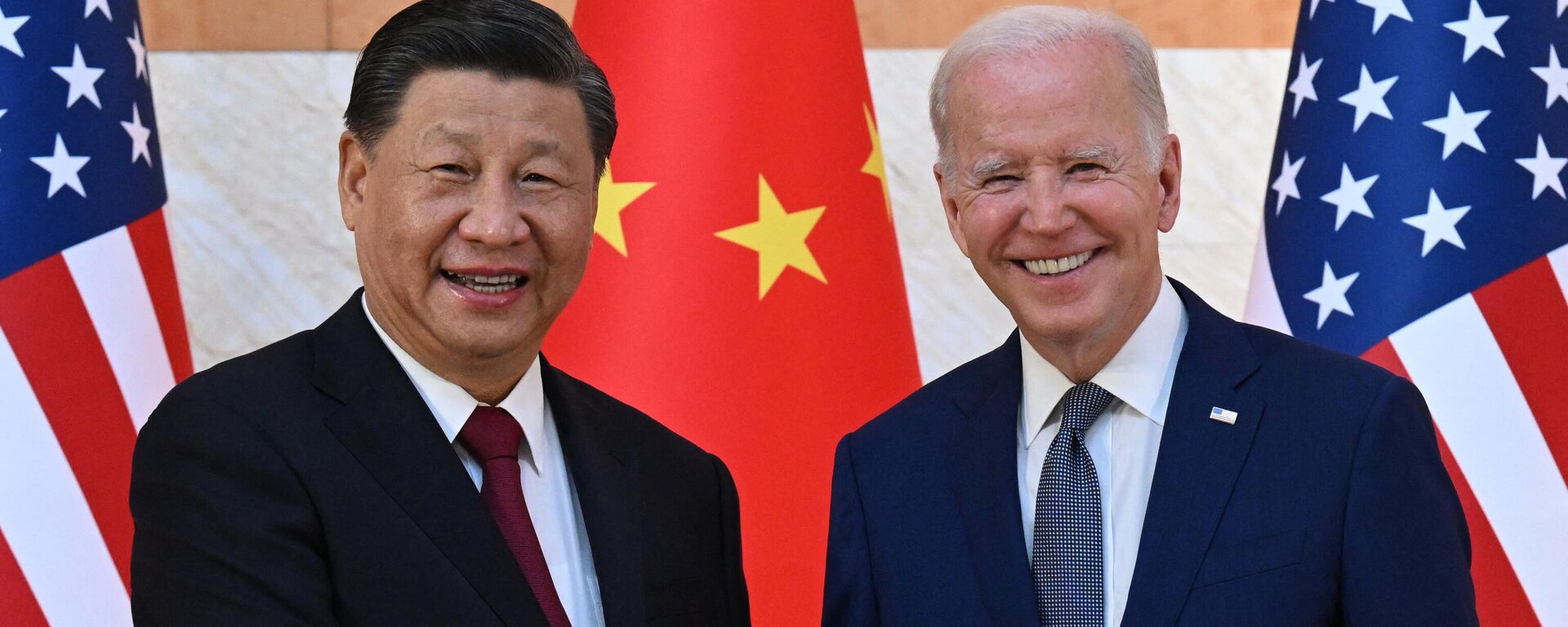 El presidente de China, Xi Jinping, y el presidente de EEUU, Joe Biden - Sputnik Mundo, 1920, 15.11.2023