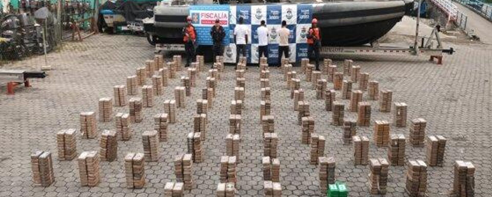 La armada colombiana incautó 1.800 kg de cocaína que eran transportados en un semisumergible. - Sputnik Mundo, 1920, 30.12.2024