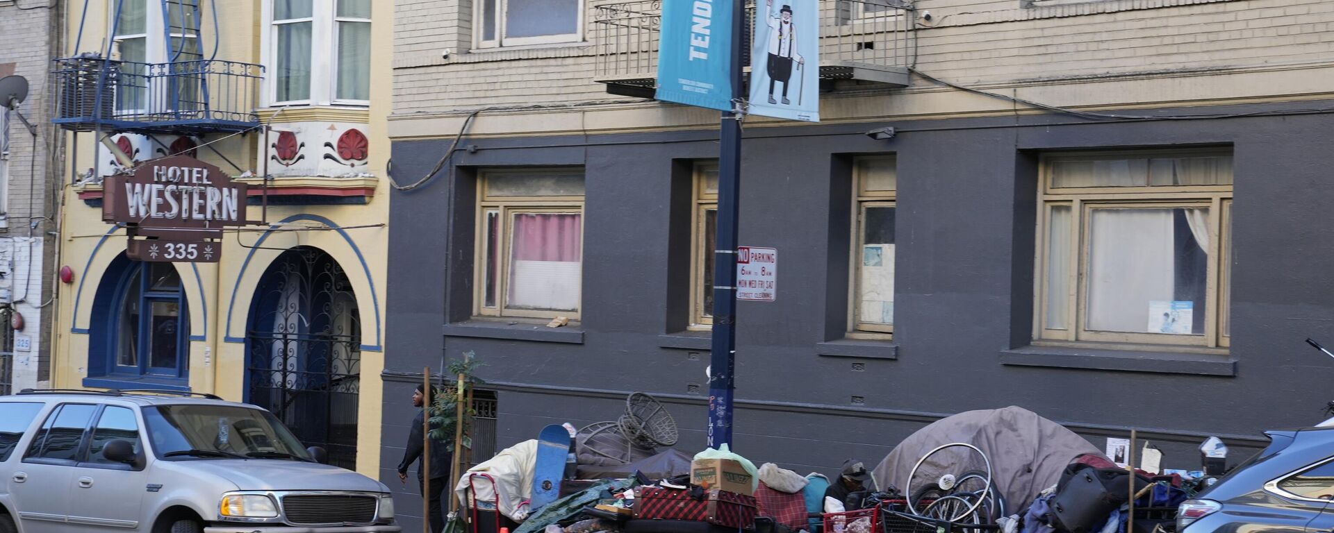Un campamento de personas sin hogar se ve a lo largo de la calle Leavenworth en el distrito de Tenderloin de San Francisco, el 8 de noviembre de 2023 - Sputnik Mundo, 1920, 26.08.2025