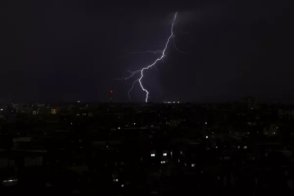 El número de víctimas en la Franja de Gaza superó las 11 mil, más de cuatro mil de ellas niños. Más de 29 mil personas resultaron heridas. En Israel ya son más de 1.400 los muertos, entre ellos 20 rusos. Hamás podría tener entre 200 y 250 personas cautivas.En la foto: una tormenta eléctrica sobre la ciudad de Rafah. El número de víctimas en la Franja de Gaza superó las 11 mil, más de cuatro mil de ellas niños. Más de 29 mil personas resultaron heridas. En Israel ya son más de 1.400 los muertos, entre ellos 20 rusos. Hamás podría tener entre 200 y 250 personas cautivas.En la foto: una tormenta eléctrica sobre la ciudad de Rafah. - Sputnik Mundo