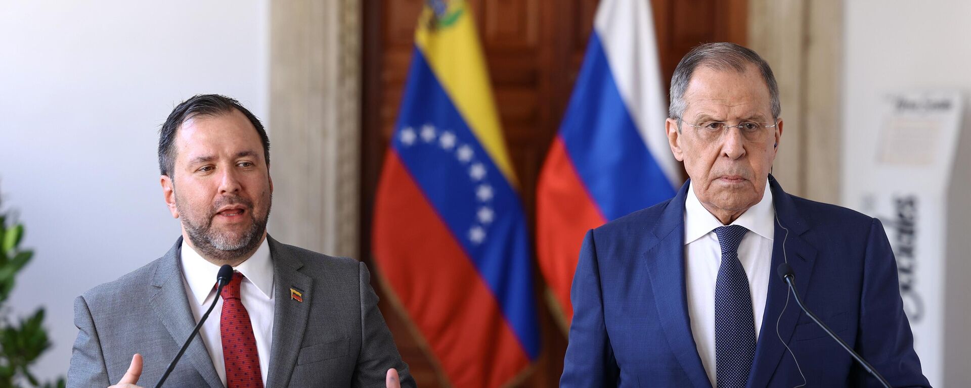 El ministro de Asuntos Exteriores venezolano, Yván Gil Pinto, y el canciller ruso, Serguéi Lavrov (archivo) - Sputnik Mundo, 1920, 11.06.2024