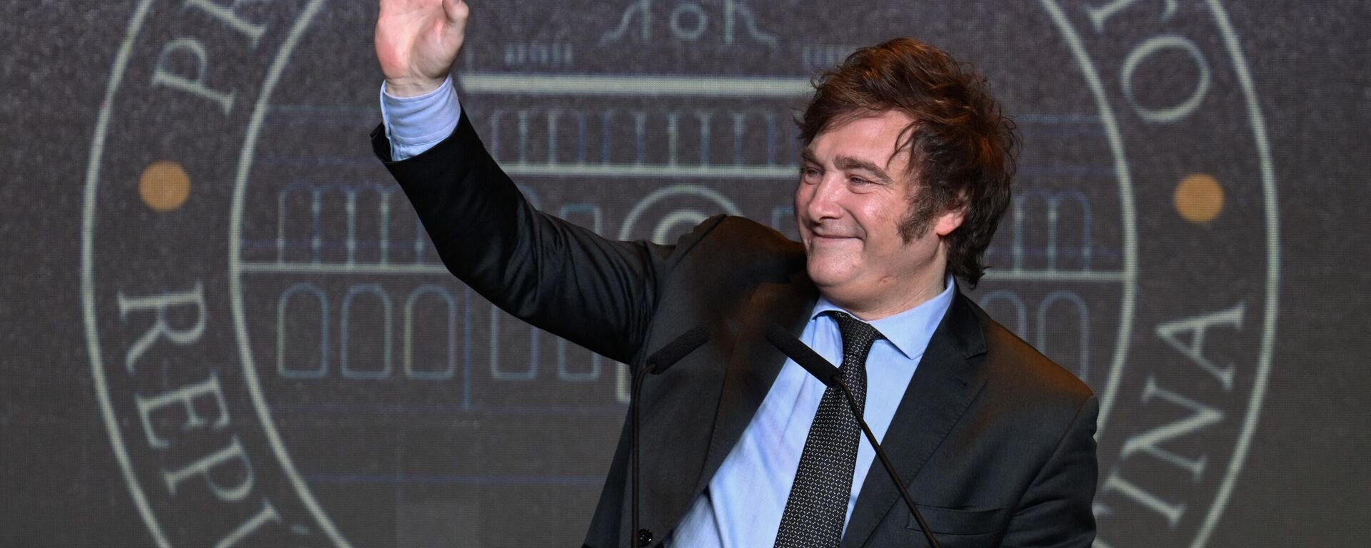 El presidente electo de Argentina, Javier Milei, celebra su triunfo el 19 de noviembre de 2023 en Buenos Aires - Sputnik Mundo, 1920, 22.11.2023