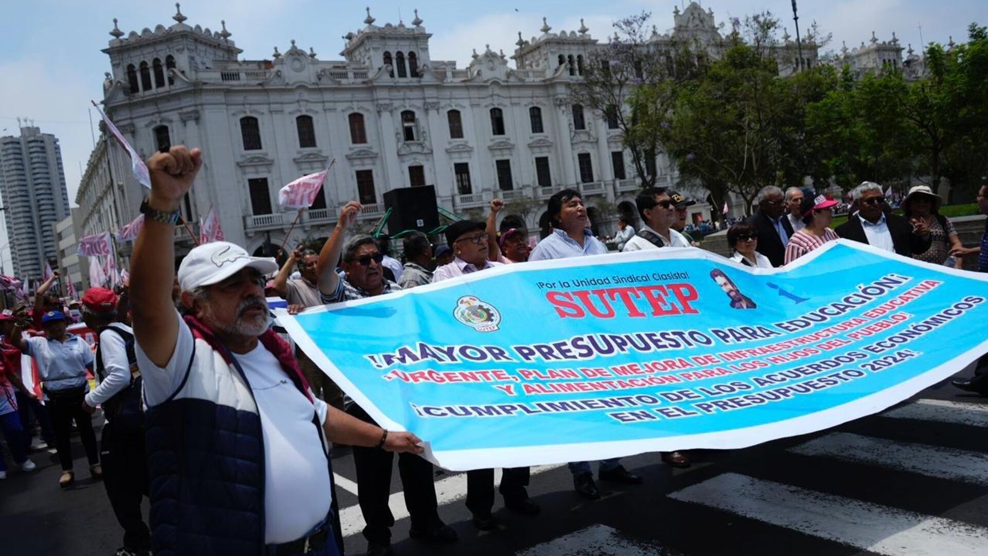 El Sindicato Unitario de Trabajadores en la Educación del Perú (Sutep) inician el paro nacional El Sindicato Unitario de Trabajadores en la Educación del Perú (Sutep) inician el paro nacional - Sputnik Mundo, 1920, 23.11.2023