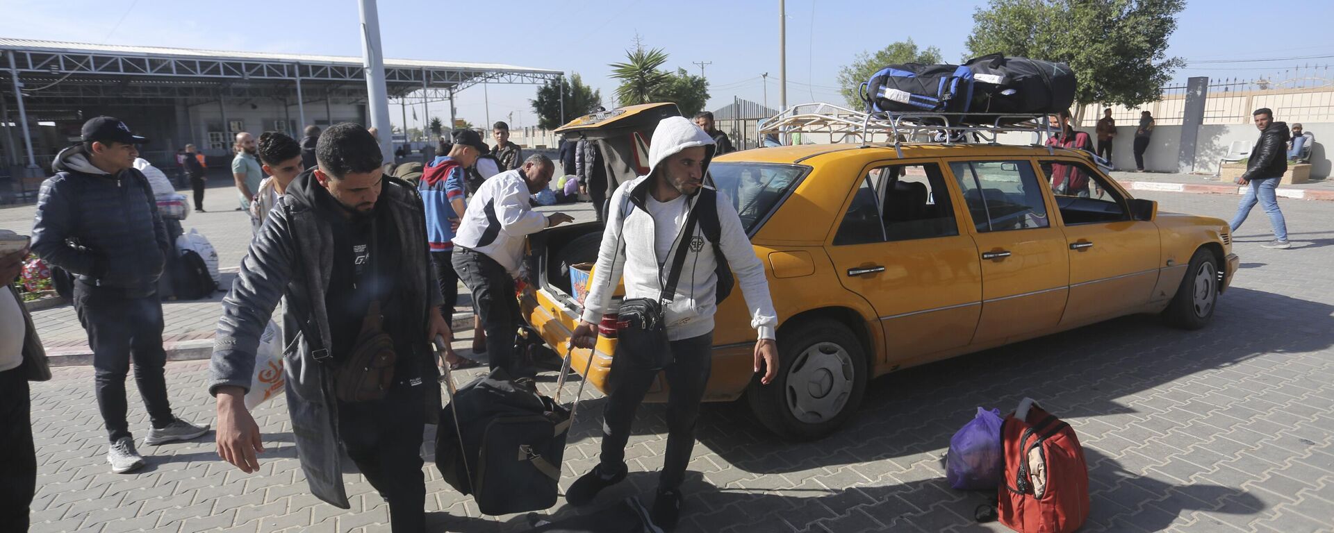 Palestinos desplazados en Rafah, Franja de Gaza - Sputnik Mundo, 1920, 24.11.2023