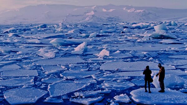 La ruptura de las capas de hielo - Sputnik Mundo