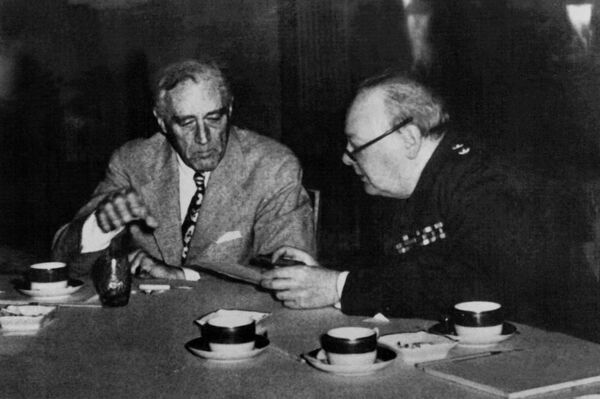 El presidente estadounidense, Franklin Delano Roosevelt, y el primer ministro británico, Winston Churchill, 1943 - Sputnik Mundo
