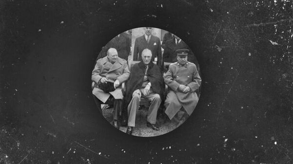 El primer ministro británico, Winston Churchill, el presidente estadounidense, Franklin Roosevelt y El secretario general del Comité Central del Partido Comunista de la Unión Soviética, Iósif Stalin. - Sputnik Mundo