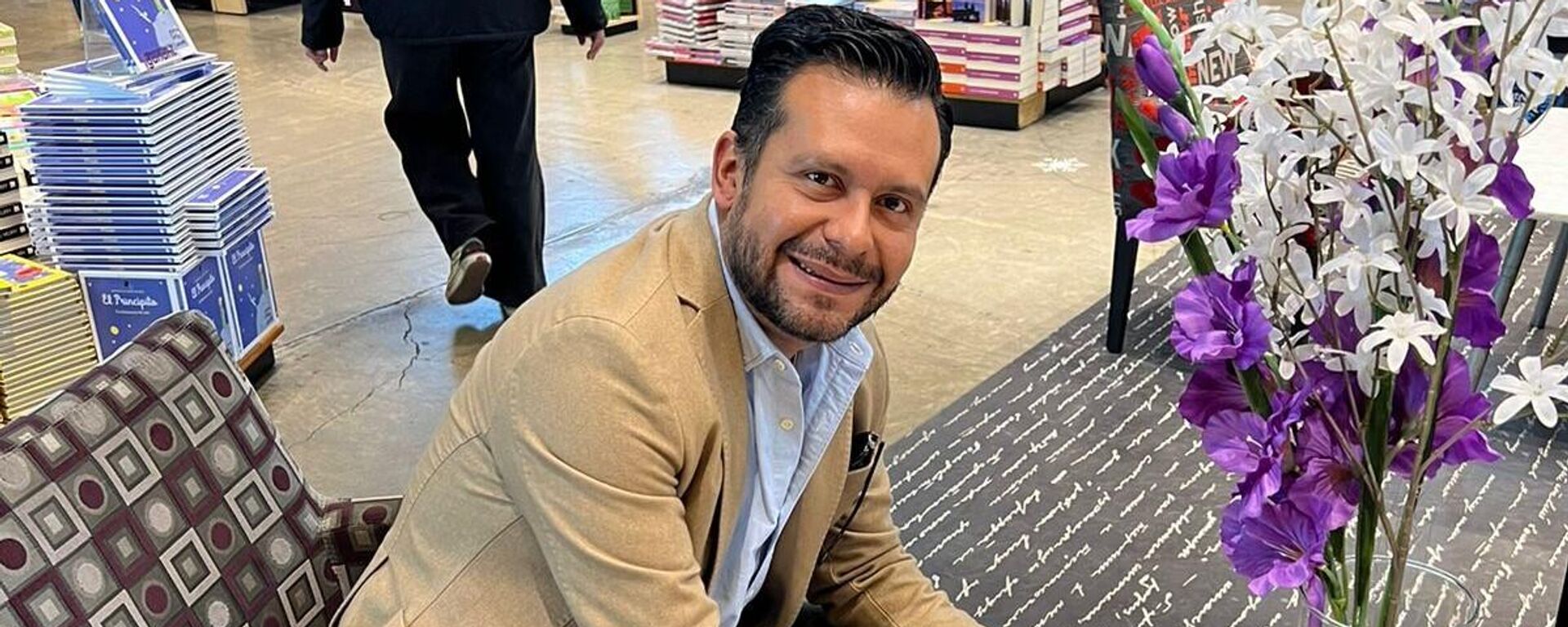 El divulgador mexicano Enrique Ortiz. - Sputnik Mundo, 1920, 19.12.2023