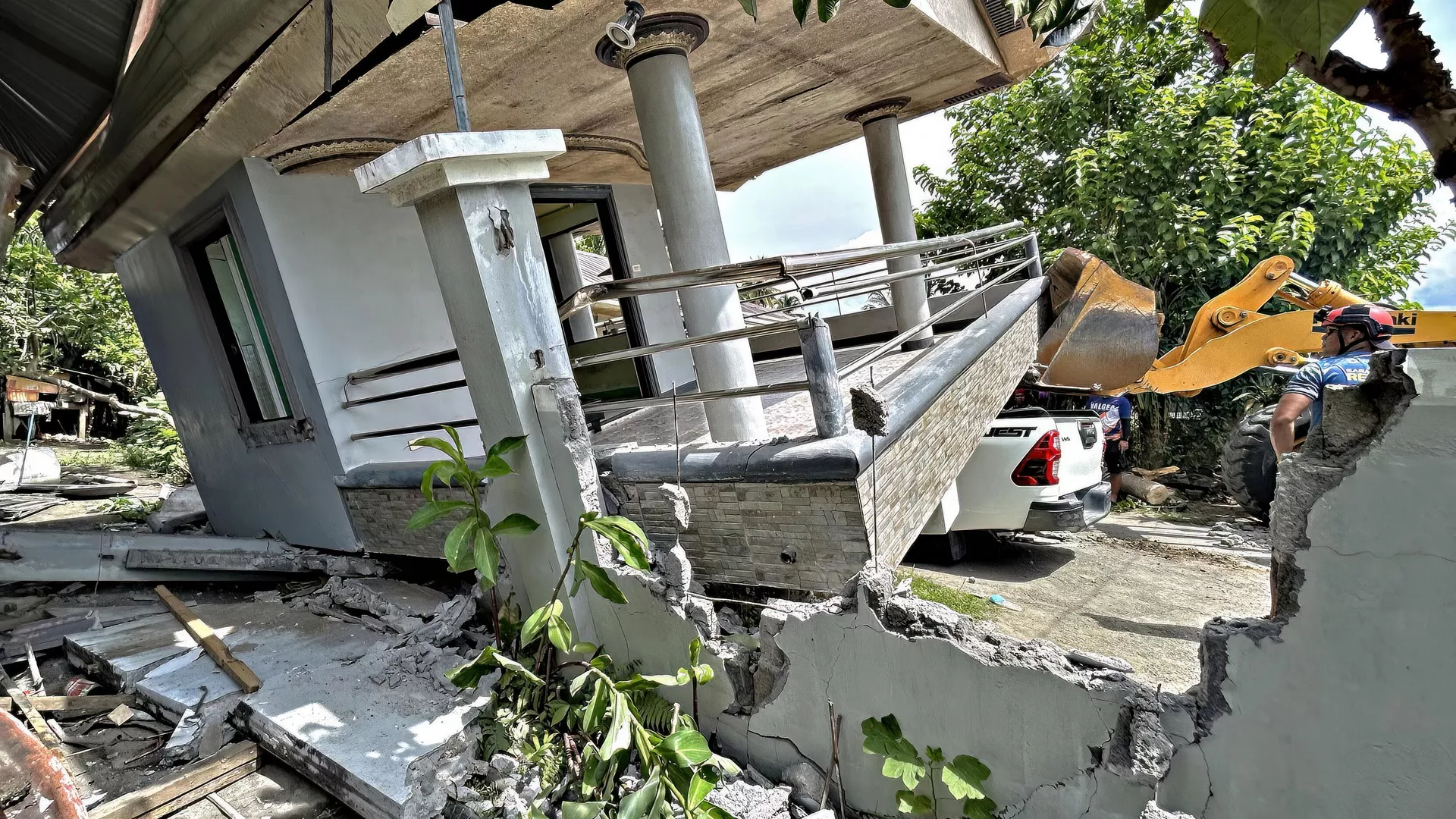 Una casa dañada tras el terremoto de magnitud 6,7 que sacudió Filipinas