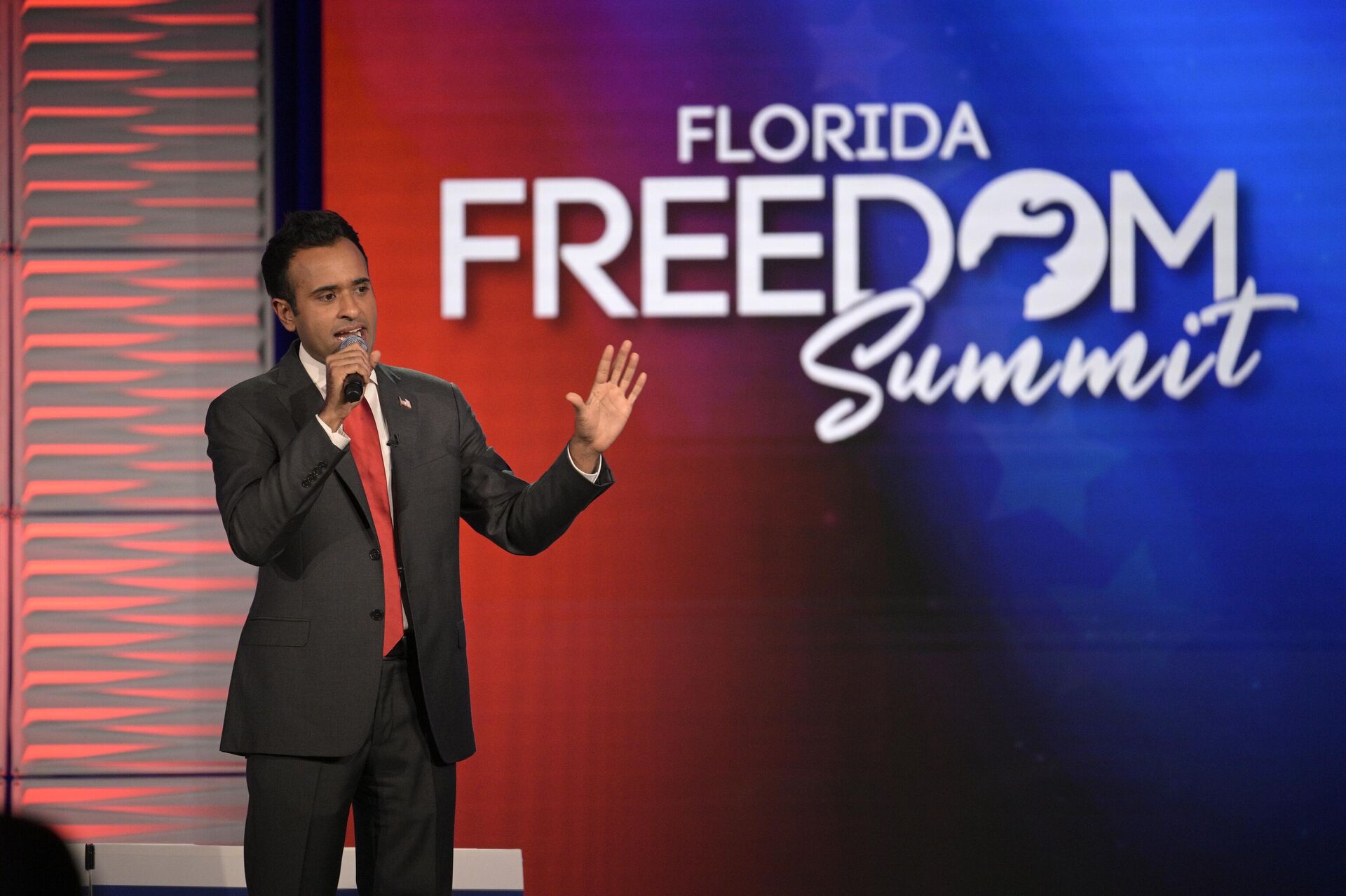 El candidato presidencial republicano Vivek Ramaswamy  - Sputnik Mundo, 1920, 03.12.2023