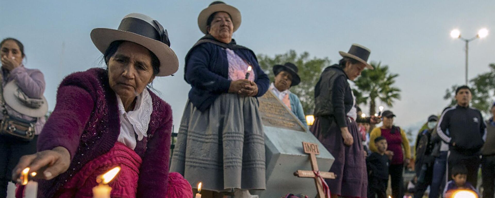 Vigilia en la ciudad de Ayacucho, Perú, durante el 11 de enero de 2023 en memoria de las víctimas de la represión policial desatada contra las manifestaciones derivadas de la vacancia a Pedro Castillo - Sputnik Mundo, 1920, 07.12.2023