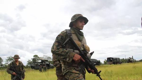 Soldados del Ejército paraguayo patrullan  - Sputnik Mundo