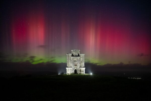 Goleuadau&#x27;r Gogledd (Aurora Boreal) del fotógrafo británico Mathew Browne. La imagen fue tomada en el sur de Gales. - Sputnik Mundo