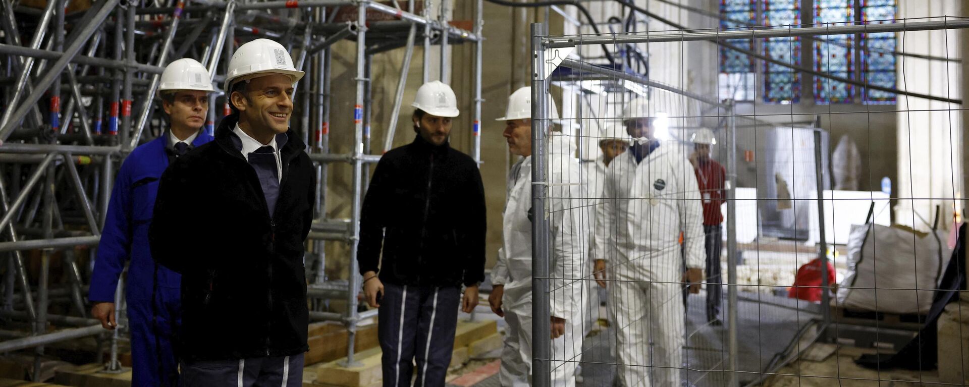 Emmanuel Macron supervisó los trabajos de restauración de la catedral de Notre Dame. - Sputnik Mundo, 1920, 30.11.2024