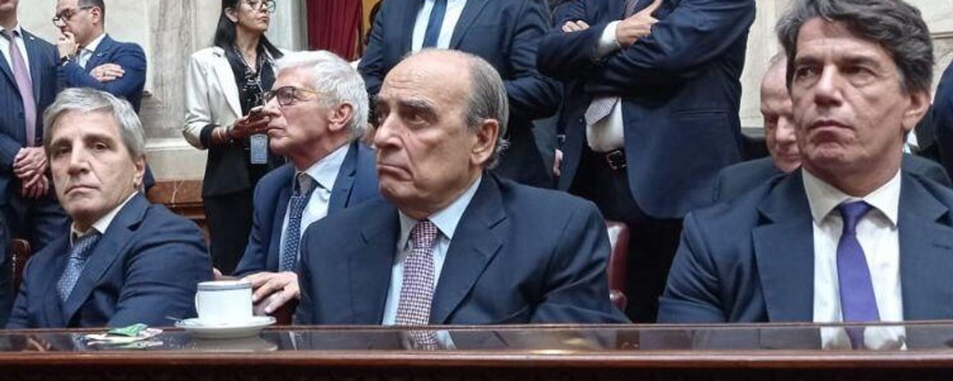  El futuro ministro del Interior de Argentina, Guillermo Francos (en el centro) - Sputnik Mundo, 1920, 10.12.2023