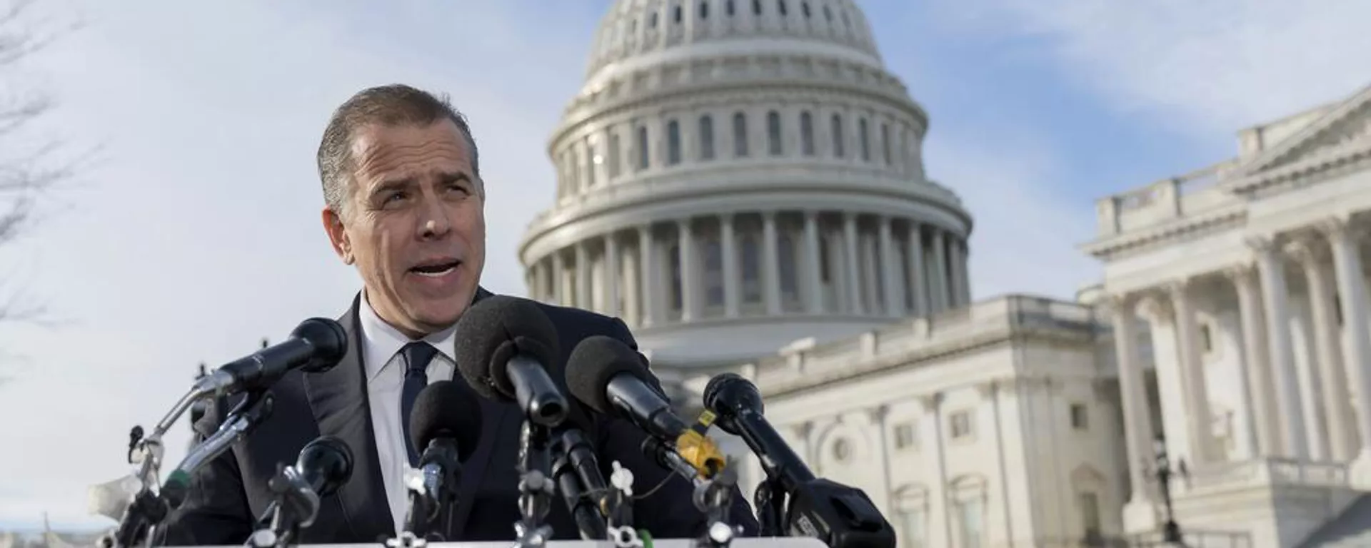 Hunter Biden, hijo de Joe Biden, durante una rueda de prensa afuera del Capitolio, en Washington, EEUU, el 13 de diciembre de 2023 - Sputnik Mundo, 1920, 02.12.2024