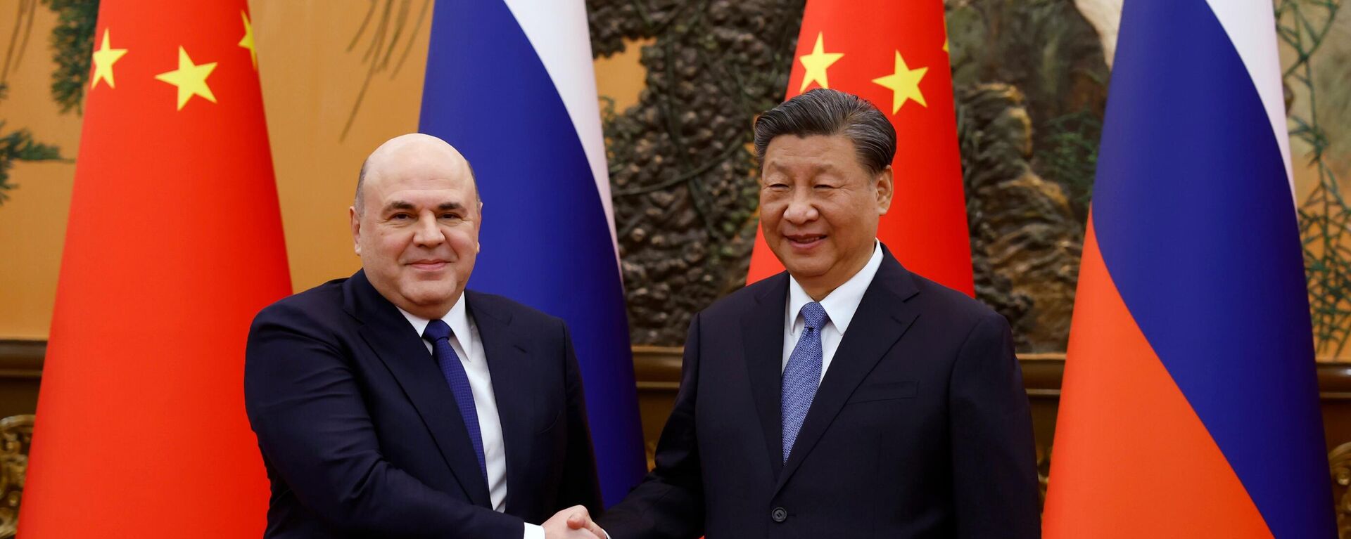 Reunión entre el primer ministro ruso Mijaíl Mishustin con el presidente chino Xi Jinping Reunión entre el primer ministro ruso Mijaíl Mishustin con el presidente chino Xi Jinping - Sputnik Mundo, 1920, 20.12.2023