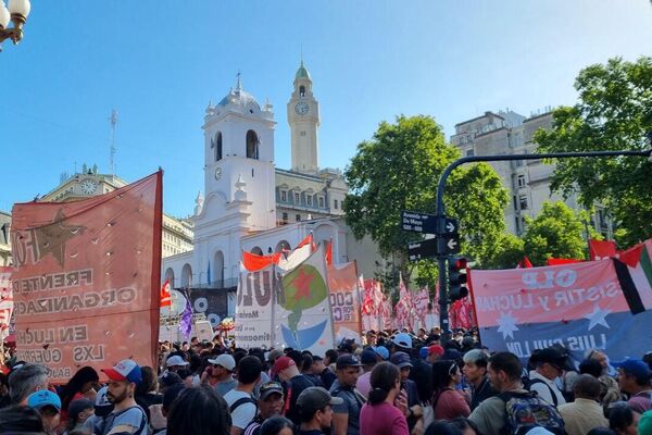 Marcha por el 22⁰ aniversario del Argentinazo en el centro de la Ciudad de Buenos Aires - Sputnik Mundo