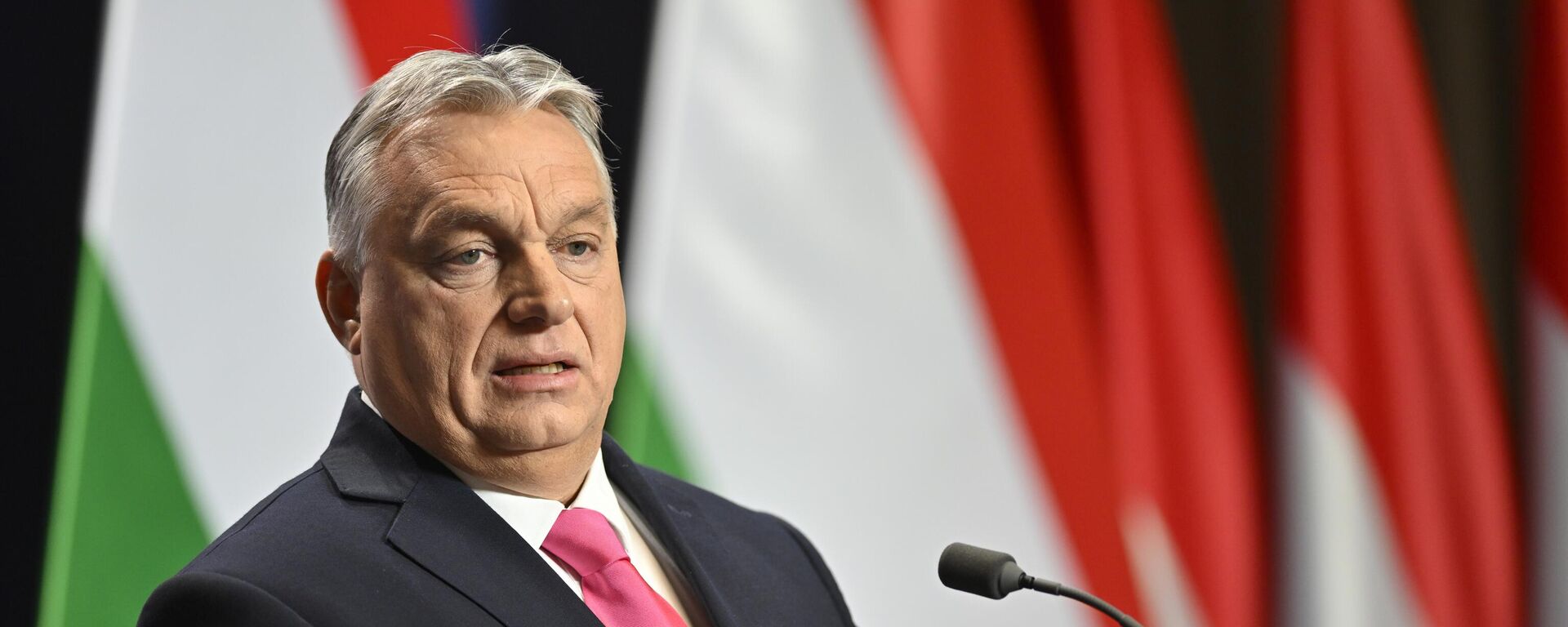 Viktor Orban, el primer ministro húngaro, habla durante su rueda de prensa internacional anual en Budapest, Hungría, el 21 de diciembre de 2023 - Sputnik Mundo, 1920, 12.07.2024