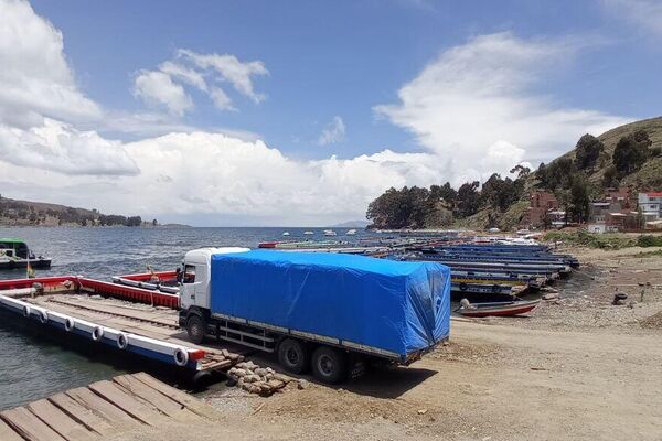 El lago Titicaca revive con la caída de lluvias y sube su nivel de agua. - Sputnik Mundo