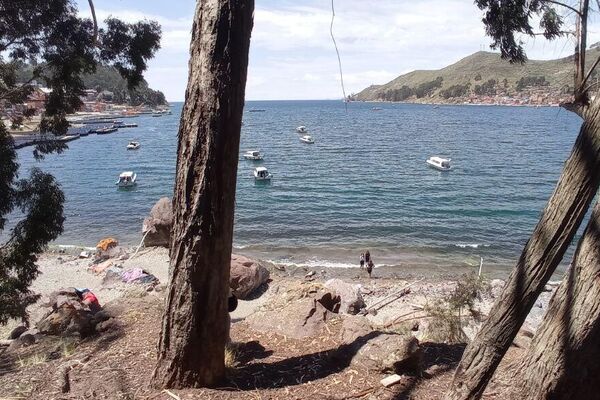 El lago Titicaca revive con la caída de lluvias y sube su nivel de agua. - Sputnik Mundo