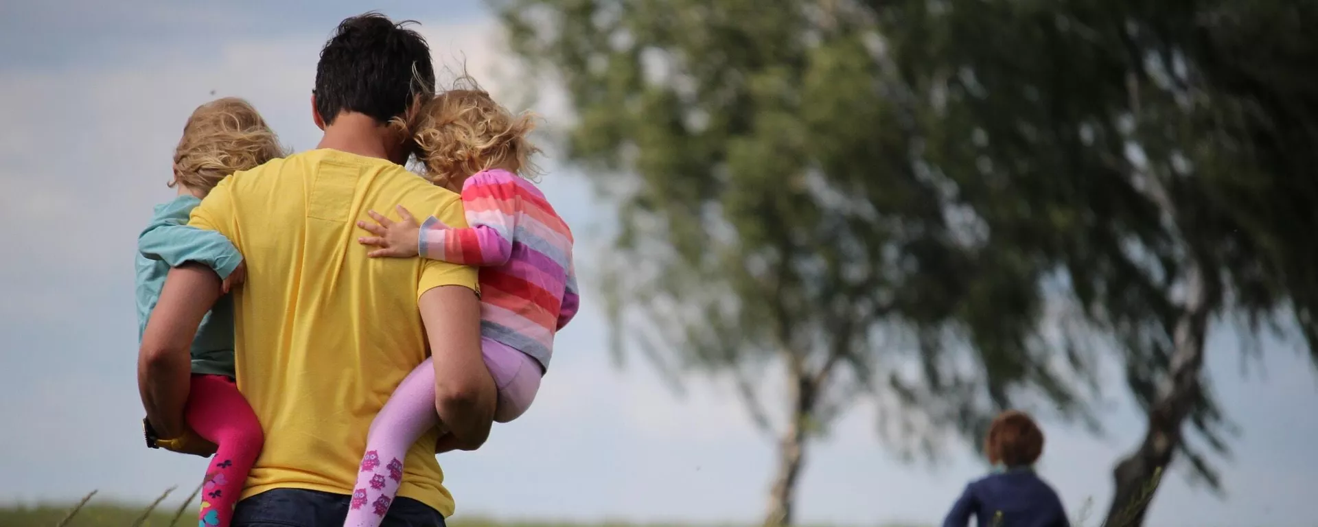 Un hombre con hijos Un hombre con hijos - Sputnik Mundo, 1920, 23.12.2023