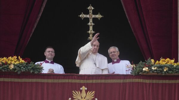 El papa Francisco pronuncia el tradicional mensaje de Navidad 'urbi et orbi' (archivo) - Sputnik Mundo