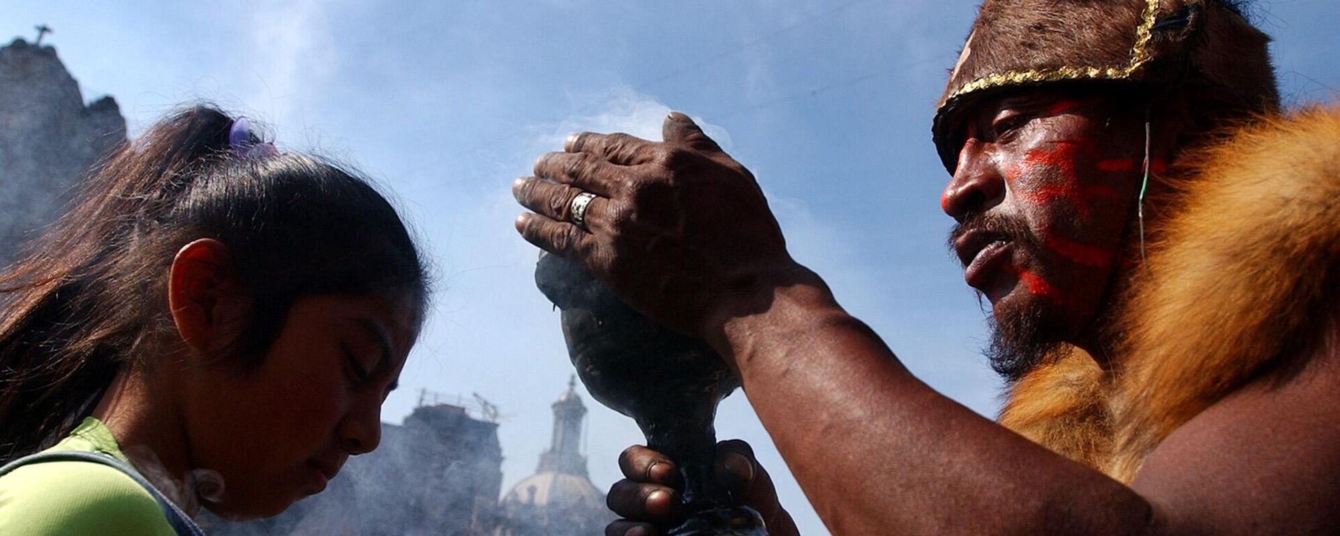 Los rituales y creencias para cerrar el año e iniciar uno nuevo son actividades clásicas en México. - Sputnik Mundo, 1920, 26.12.2023