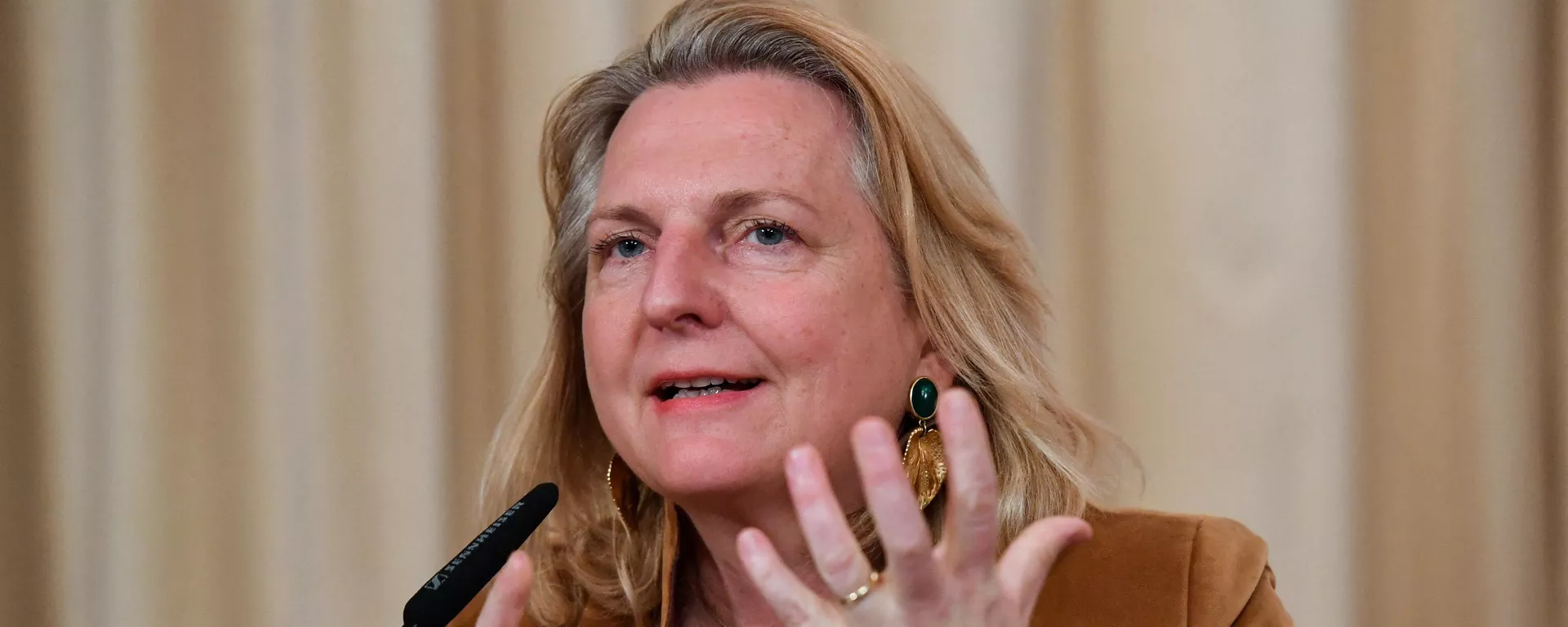 Karin Kneissl, exministra austriaca de Exteriores - Sputnik Mundo, 1920, 01.01.2024