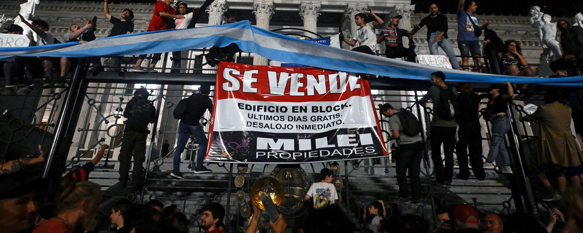 Protestas en el Congreso argentino en contra de las políticas del presidente Javier Milei (archivo) - Sputnik Mundo, 1920, 08.01.2024