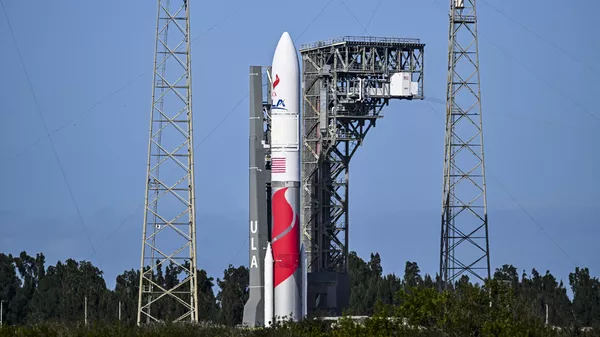 El cohete Vulcan Centaur realiza su primer vuelo con restos humanos y un alunizador privado - Sputnik Mundo
