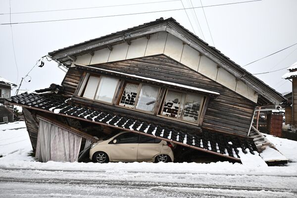Las secuelas de un fuerte terremoto en la prefectura de Ishikawa, Japón, que causó la muerte de más de 200 personas y dejó decenas de desaparecidos. Las secuelas de un fuerte terremoto en la prefectura de Ishikawa, Japón, que causó la muerte de más de 200 personas y dejó decenas de desaparecidos. - Sputnik Mundo