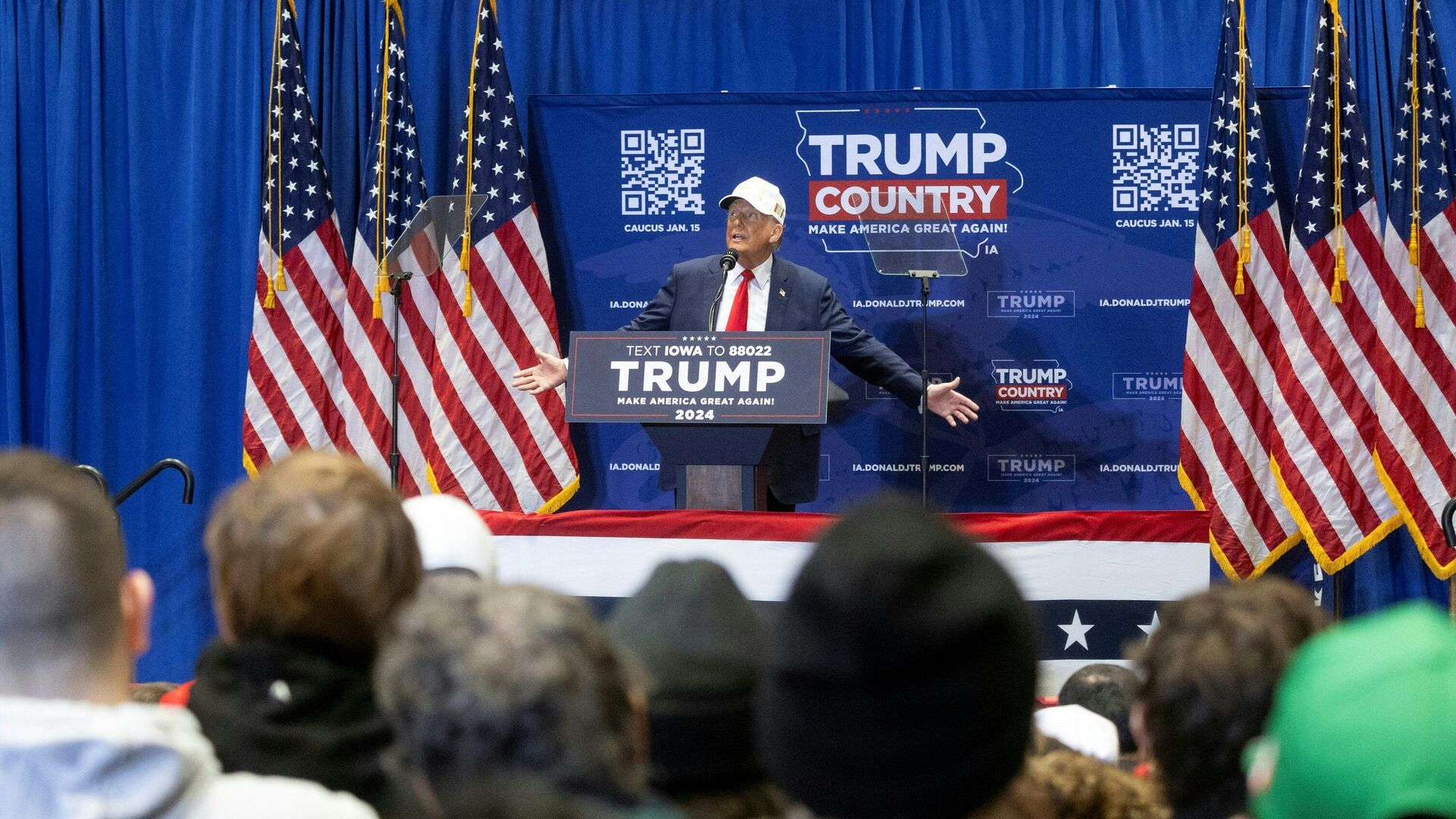 El expresidente de EEUU y aspirante republicano a la presidencia, Donald Trump, habla durante un mitin para comprometerse con el caucus en Iowa, el 14 de enero de 2024. El expresidente de EEUU y aspirante republicano a la presidencia, Donald Trump, habla durante un mitin para comprometerse con el caucus en Iowa, el 14 de enero de 2024. - Sputnik Mundo, 1920, 10.02.2024