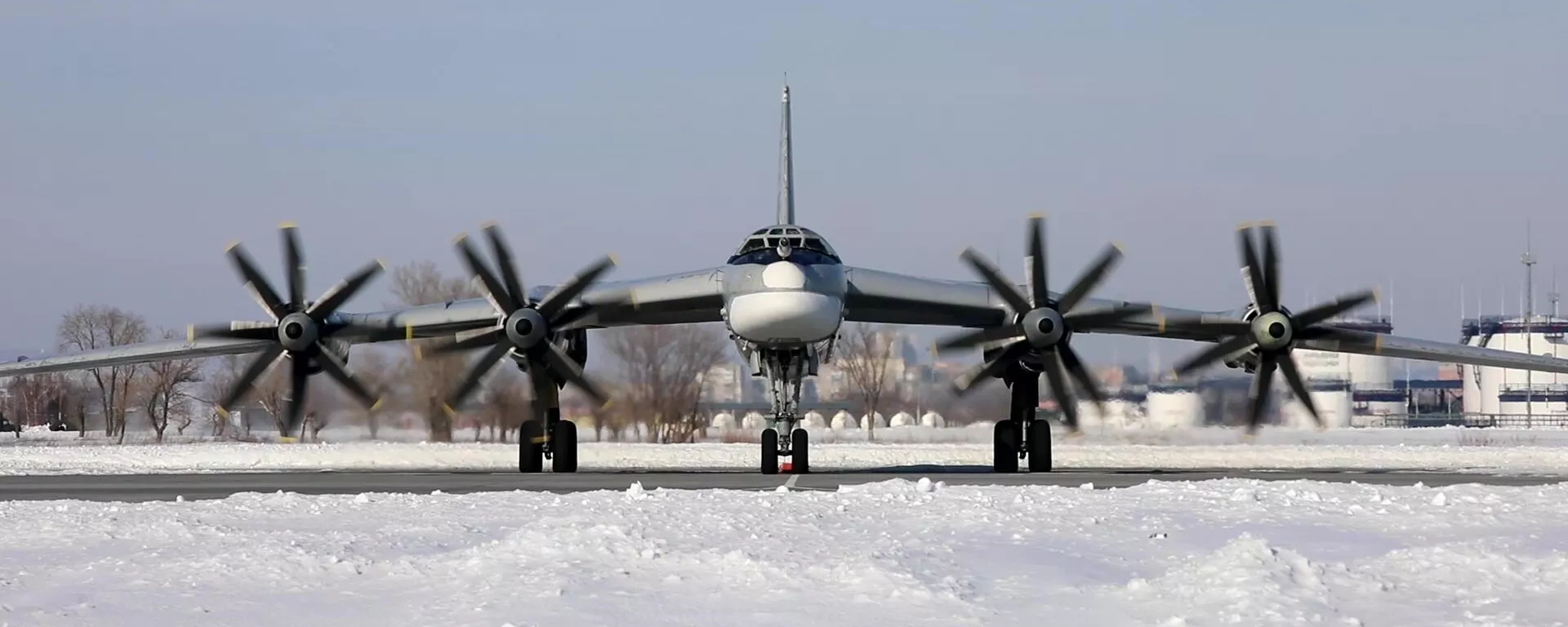 Il bombardiere strategico Tupolev Tu-95MS - Mondo Sputnik, 1920, 23.12.2024