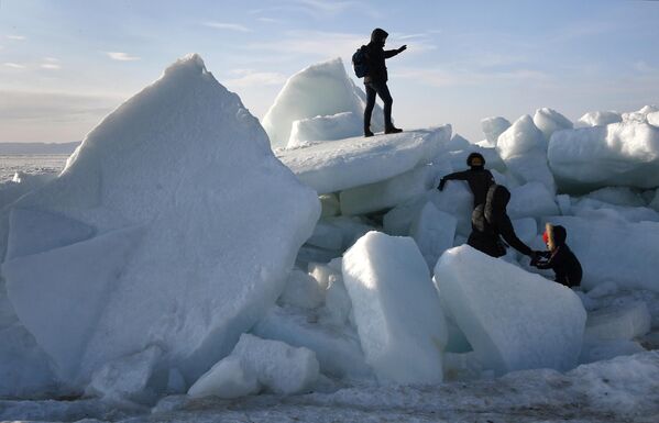 En diciembre, la temperatura del aire estuvo por debajo de la norma en un promedio de 10 °C en la región rusa de Primorski. Y en los últimos días, la temperatura alcanzó los 35 °C bajo cero, incluso en el sur de la región. - Sputnik Mundo