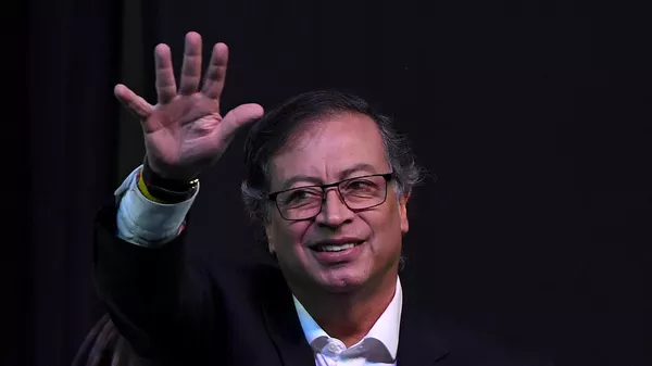 Gustavo Petro - Sputnik Mundo