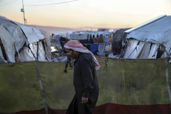 Unas 800.000 personas siguen viviendo en tiendas de campaña en el noroeste de Siria.En la foto: un campamento de tiendas de campaña para víctimas del sismo en la provincia siria de Idlib. Unas 800.000 personas siguen viviendo en tiendas de campaña en el noroeste de Siria.En la foto: un campamento de tiendas de campaña para víctimas del sismo en la provincia siria de Idlib. - Sputnik Mundo