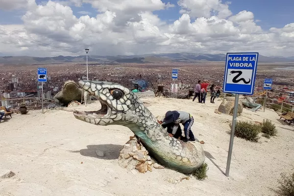 Estatuas de las plagas representadas en el Carnaval de Oruro Estatuas de las plagas representadas en el Carnaval de Oruro - Sputnik Mundo