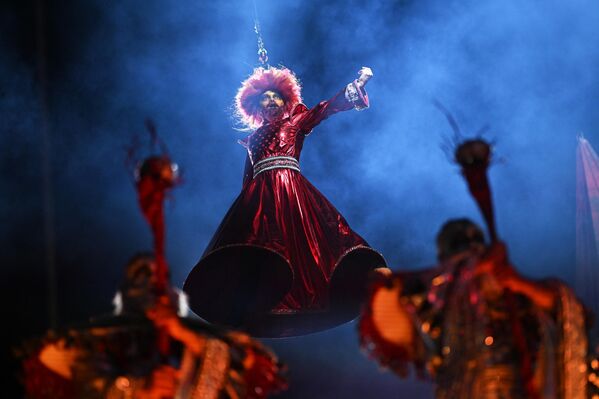 El carnaval de Río de Janeiro es un desfile de samba y espectáculo teatral en el Sambódromo, donde 14 famosas escuelas de samba compiten por el título de vencedoras.En la foto: actuación de la escuela de samba Porto da Pedra. - Sputnik Mundo